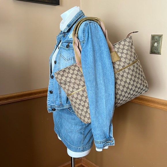 A 414 - 💯 % authentic Gucci crossbody bag - Picture 1 of 16